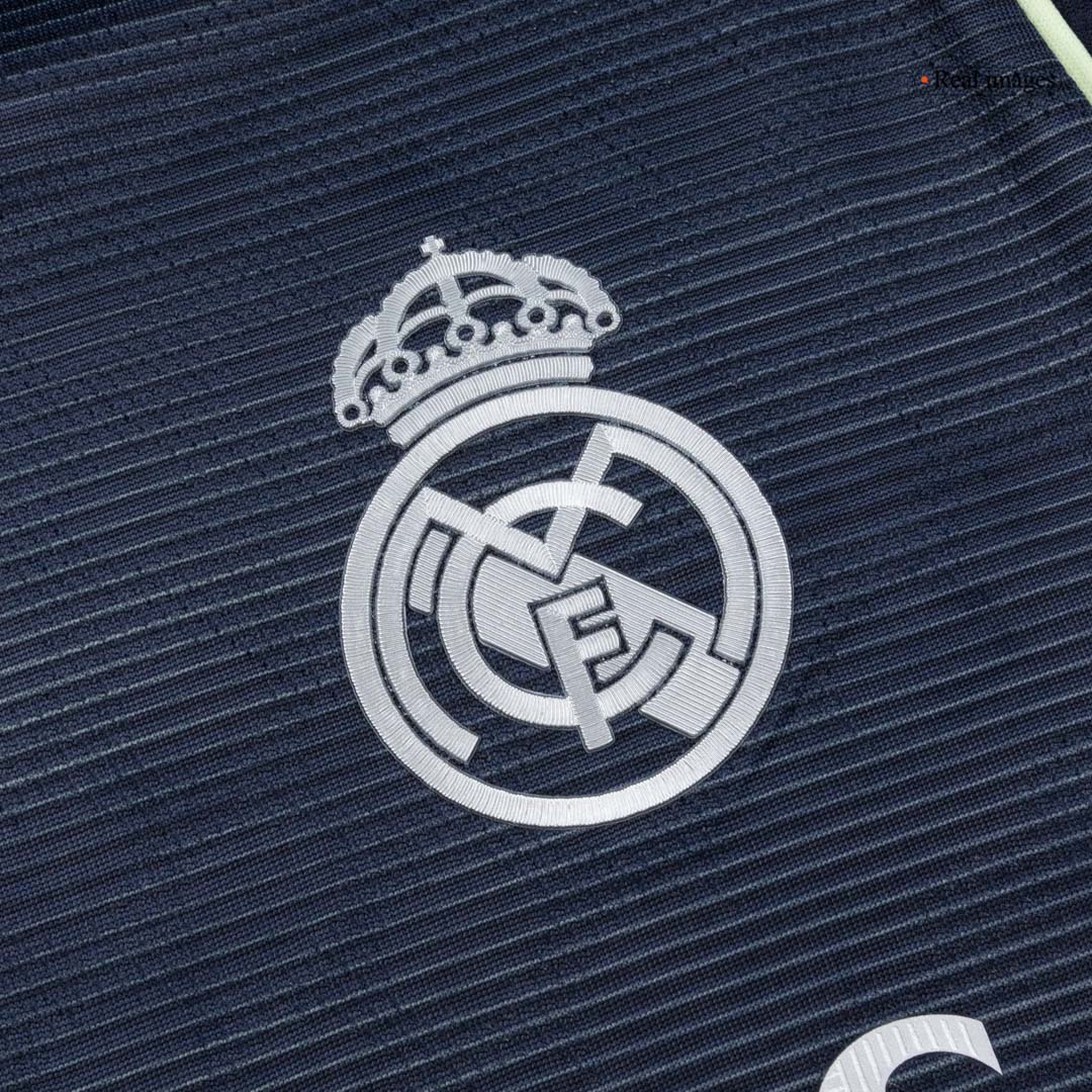 Real Madrid Udebanebanetrøje Spillerversion 2025/26 CAMAVINGA #6 [PREMIUM]